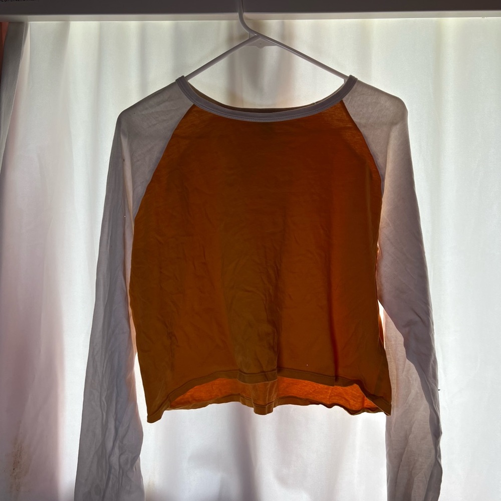 loose long sleeve crop top